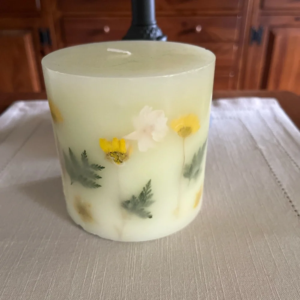 Pier 1 Daisy Embossed Candle and Candle Ring